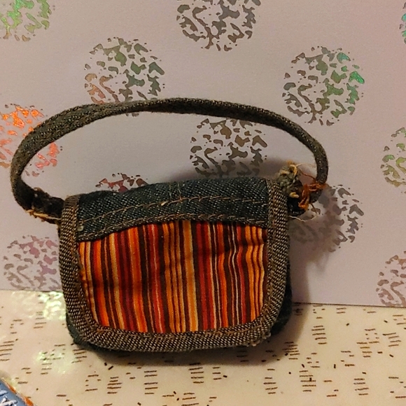 MGA Bratz Boys Running Shoes and Jean Messenger Bag - Picture 4 of 4